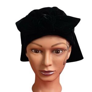 **Host Pick** VTG Yves Saint Laurent Velvet Beret Hat with Bow Circa 1960